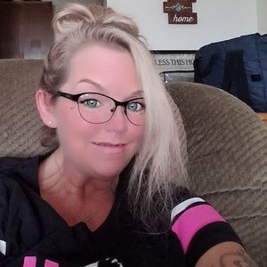 Meet your Posher, Christy